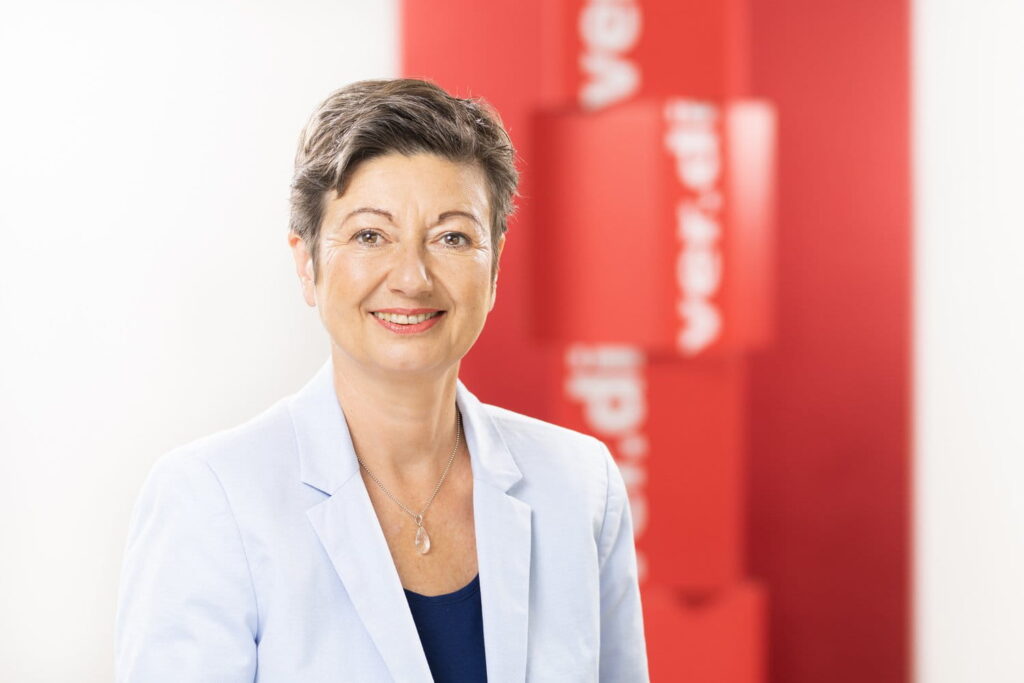 Die zuständige Arbeitsrechtliche Kommission des katholischen Sozialverbandes solle ihre Ablehnung vom 25. Februar zurücknehmen, appellierte ver.di-Vorständin Sylvia Bühler in einem offenen Brief an die kirchlichen Wohlfahrtsverbände Caritas und Diakonie.