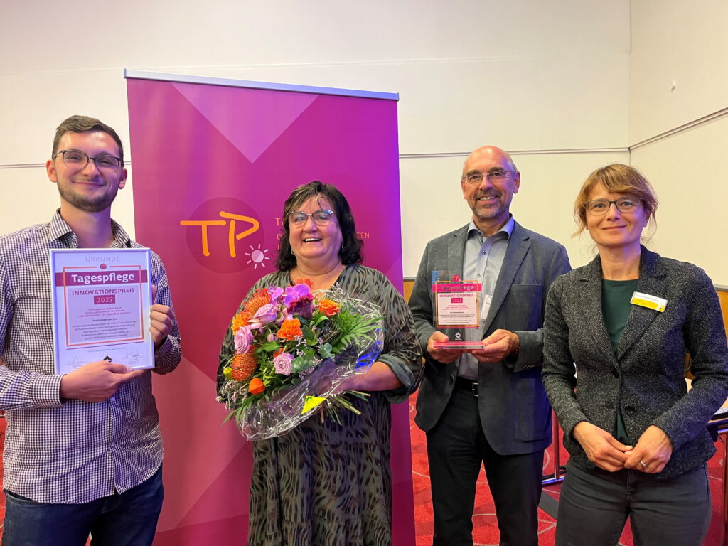 Der mit 3.000 Euro dotierte TP Tagespflege Innovationspreis 2022 geht nach Sachsen-Anhalt. Die Pflegedienst Dießner GmbH aus Dessau wurde für ihre „Tagespflege Landei“ und „Tagespflege Stadtblick” ausgezeichnet.
